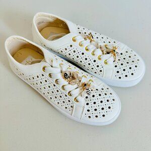 NEW DOLCE VITA DV ROXANE PERFORATED SNEAKER W BUTTERFLY BEE LADYBUG CHARMS